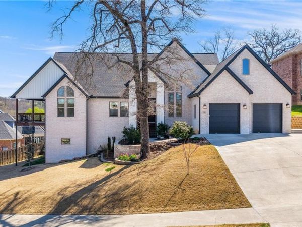 3706 NW Riverbend Road , Bentonville, AR 72712
