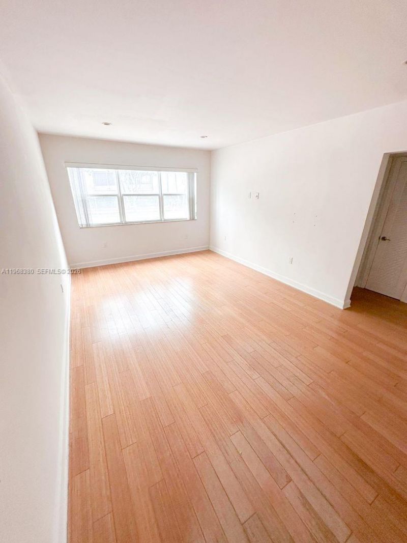 8000 NE Bayshore Ct, Unit 106, Miami, FL 33138 Photo