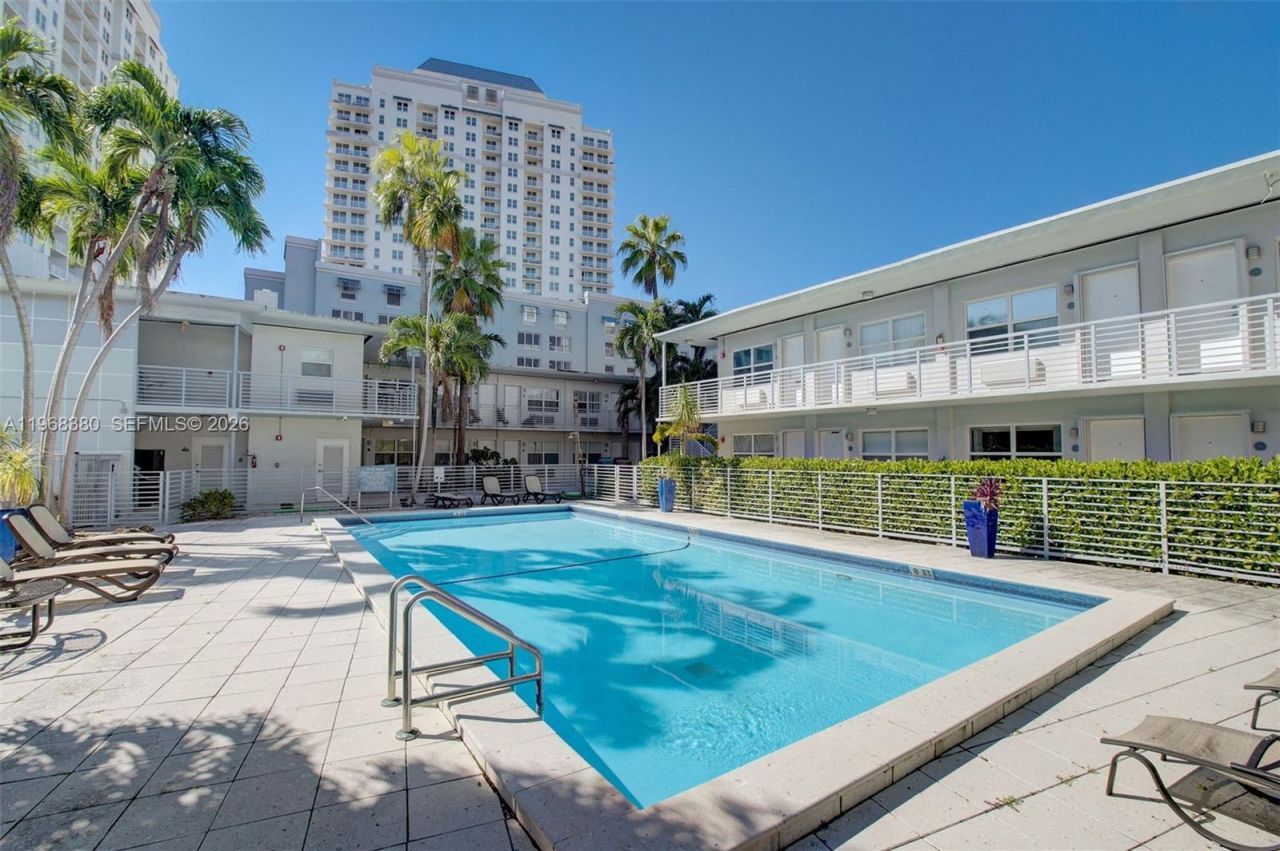 8000 NE Bayshore Ct, Unit 106, Miami, FL 33138 Photo