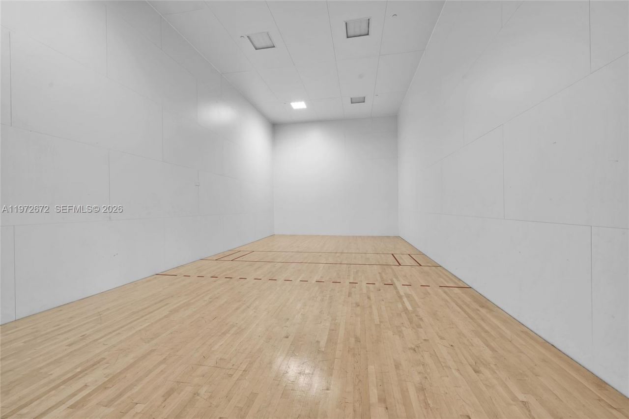 2950 NE 188th St, Unit 534, Aventura, FL 33180 Photo