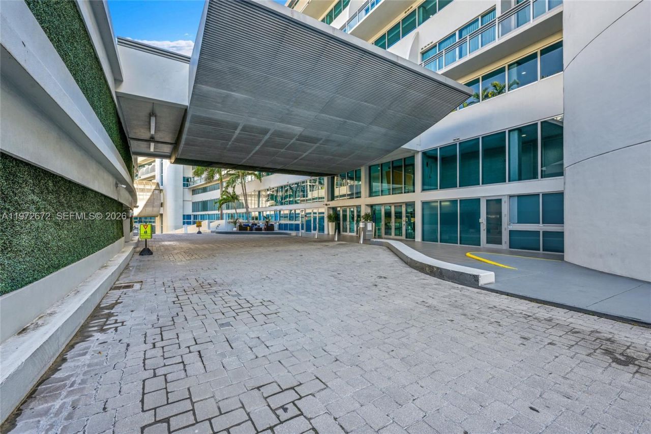 2950 NE 188th St, Unit 534, Aventura, FL 33180 Photo