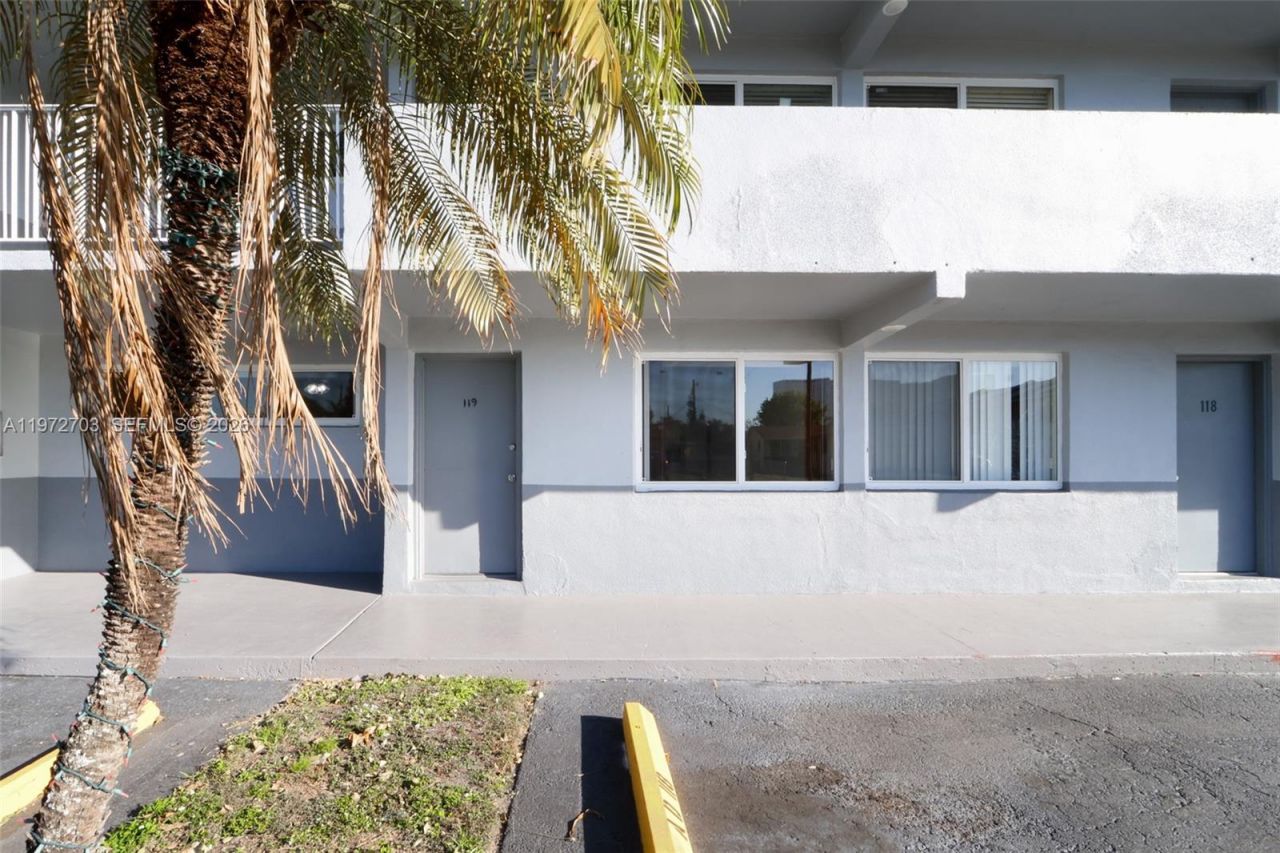 11195 SW 1st St , Unit 119, Sweetwater, FL 33174 Photo