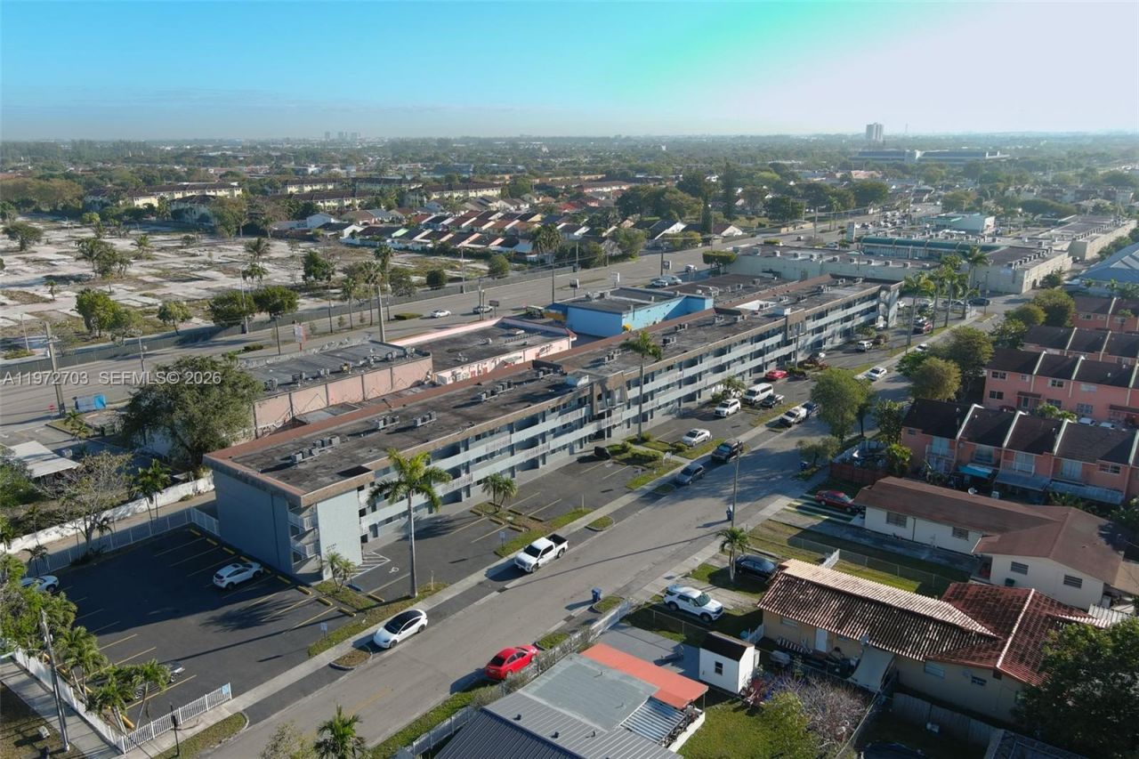 11195 SW 1st St , Unit 119, Sweetwater, FL 33174 Photo