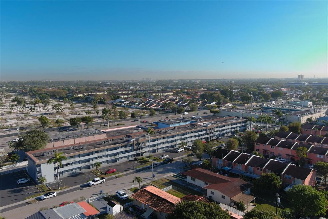 11195 SW 1st St , Unit 119, Sweetwater, FL 33174 Photo