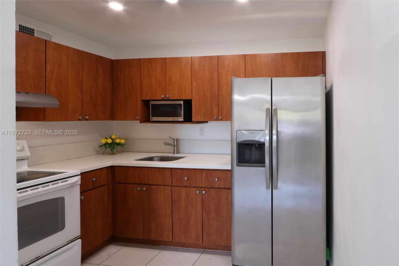 11195 SW 1st St , Unit 119, Sweetwater, FL 33174 Photo