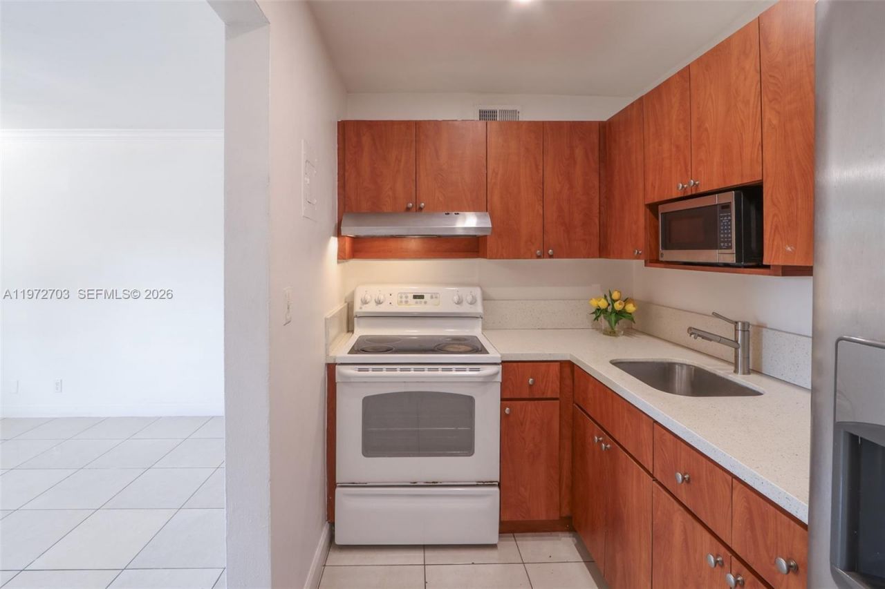 11195 SW 1st St , Unit 119, Sweetwater, FL 33174 Photo