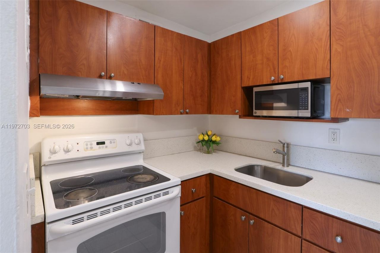 11195 SW 1st St , Unit 119, Sweetwater, FL 33174 Photo