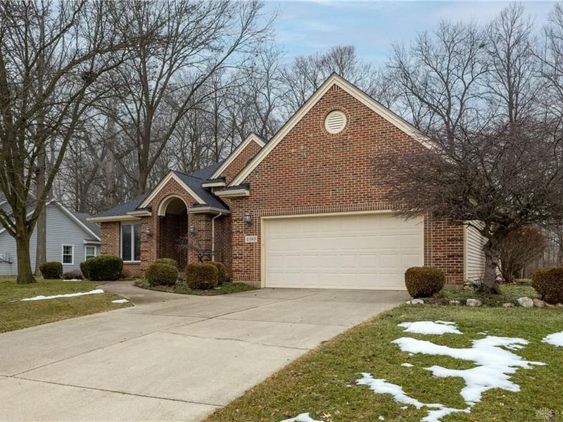 2385 Worthington Drive, Troy, OH 45373 Photo 2