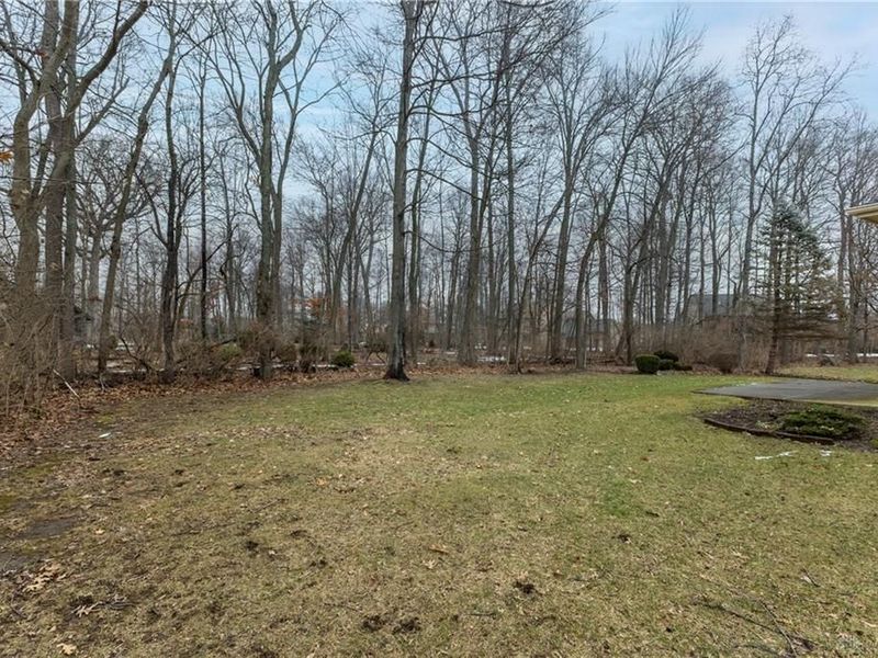 2385 Worthington Drive, Troy, OH 45373 Photo 8