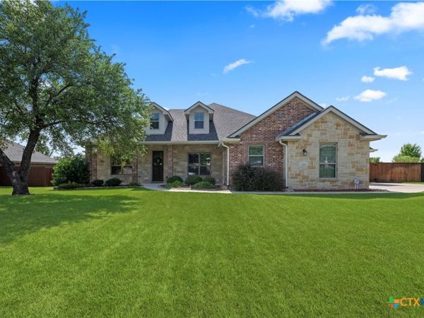 2041 Bella Vita Drive, Nolanville, TX 76559