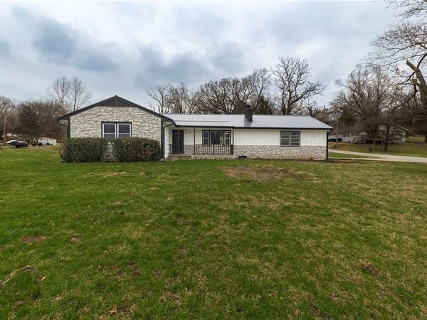 5317 Waukomis Drive, Kansas City, MO 64151
