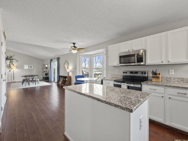 1157 Onaway Court, Columbus, OH 43228 Photo 4