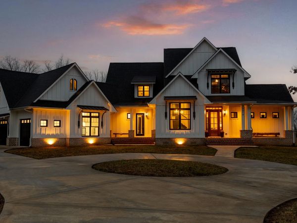 2070 River Bluffs Drive, Jasper, TN 37347