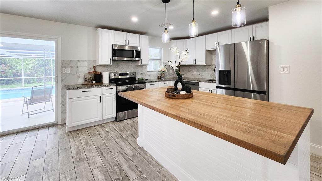 2431 Welch St , Fort Myers, FL 33901 Photo