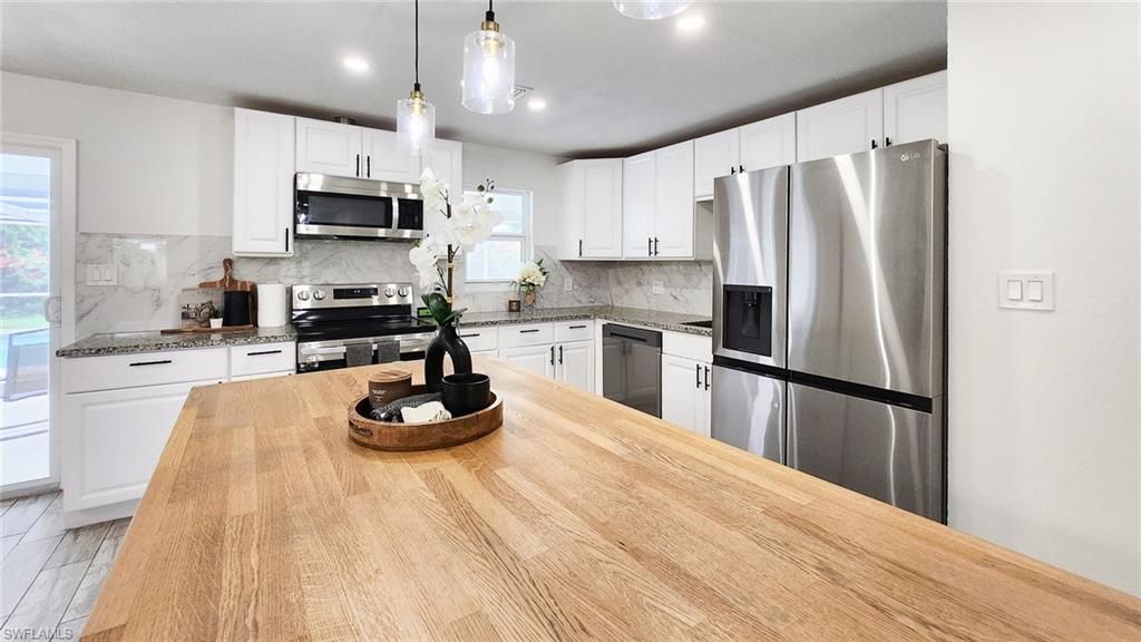 2431 Welch St , Fort Myers, FL 33901 Photo