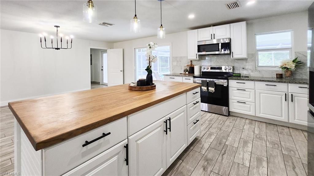 2431 Welch St , Fort Myers, FL 33901 Photo