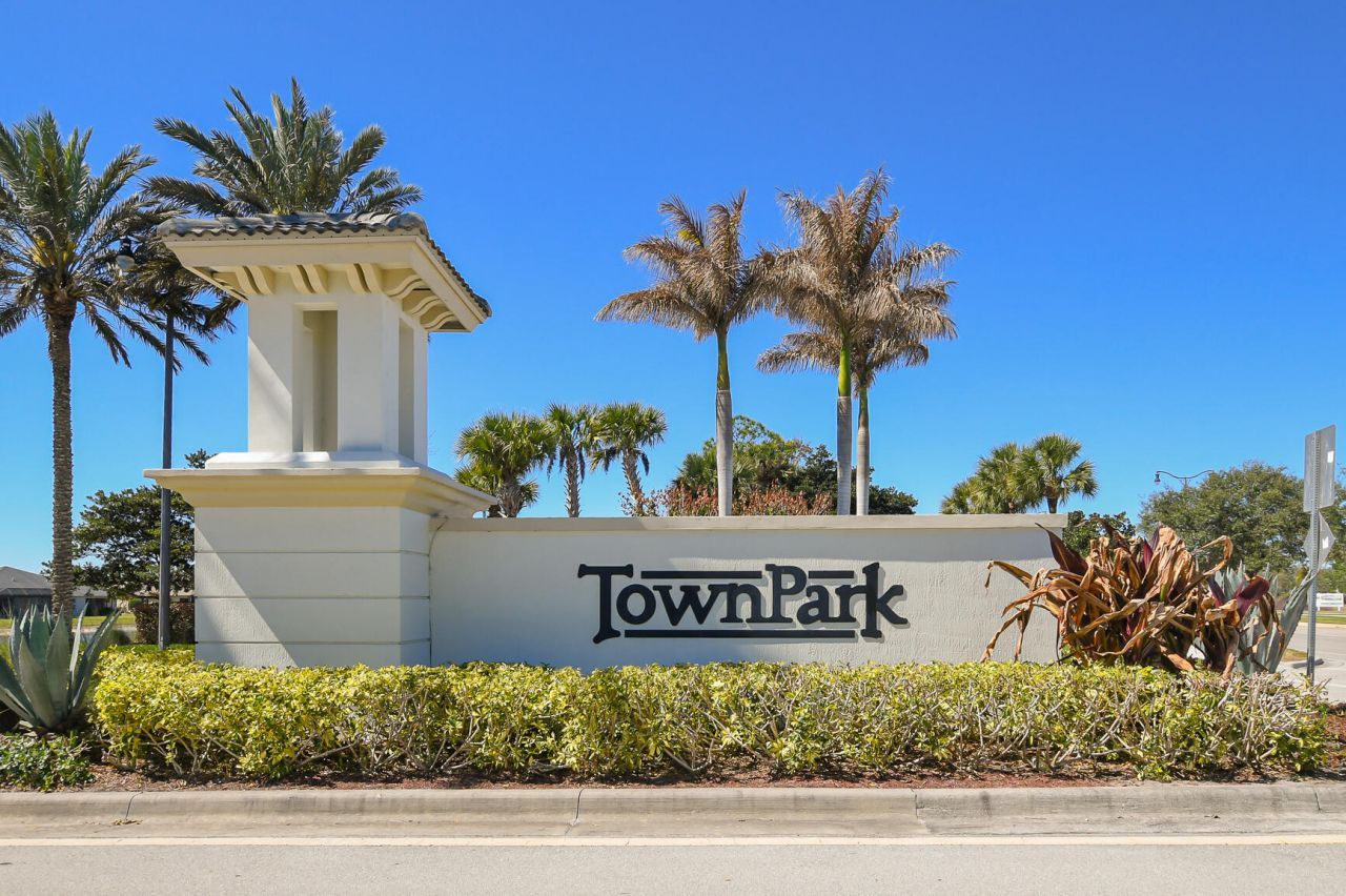 12819 SW Lake Fern Circle, Port Saint Lucie, FL 34987 Photo