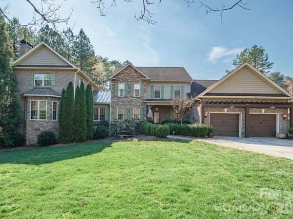 4852 Brookridge Drive NE, Hickory, NC 28601