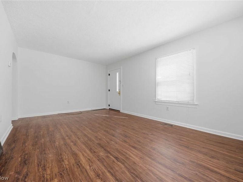 198 Summit Street, Wadsworth, OH 44281 Photo 3