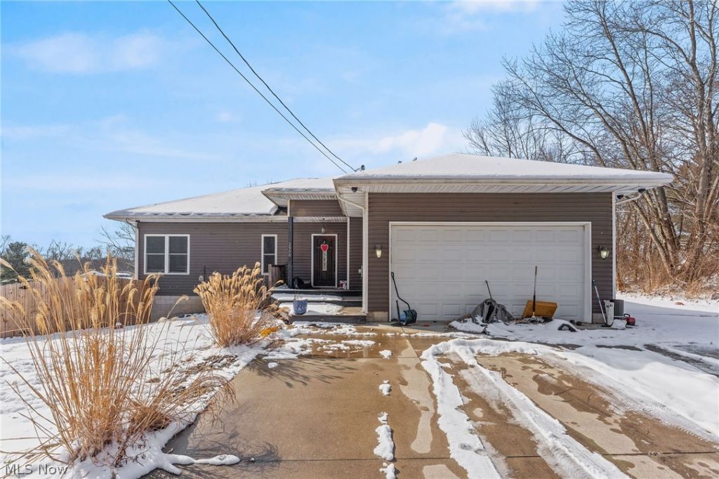 2958 Moyer Avenue, Norton, OH 44203 Main Photo