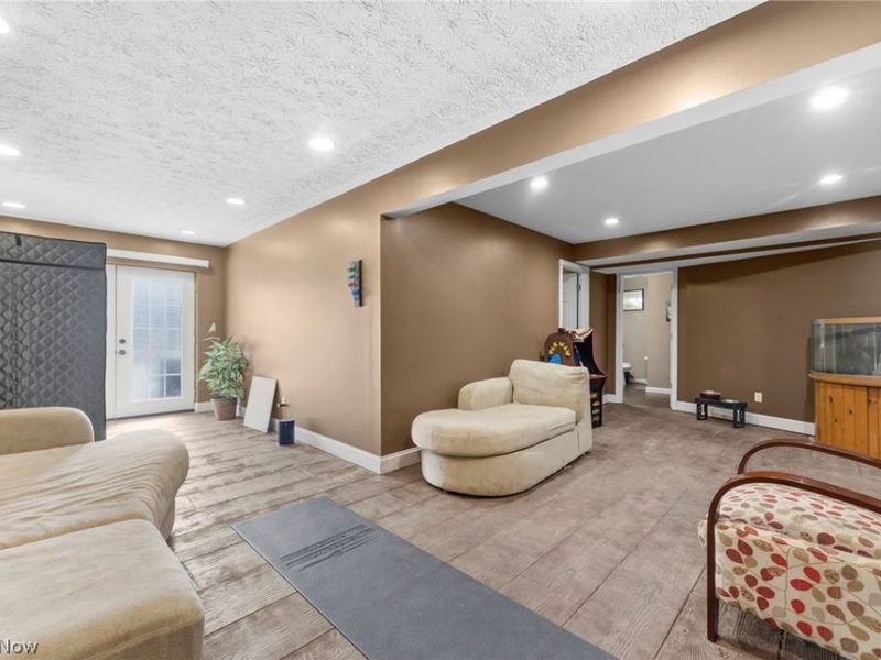 2958 Moyer Avenue, Norton, OH 44203 Photo 32