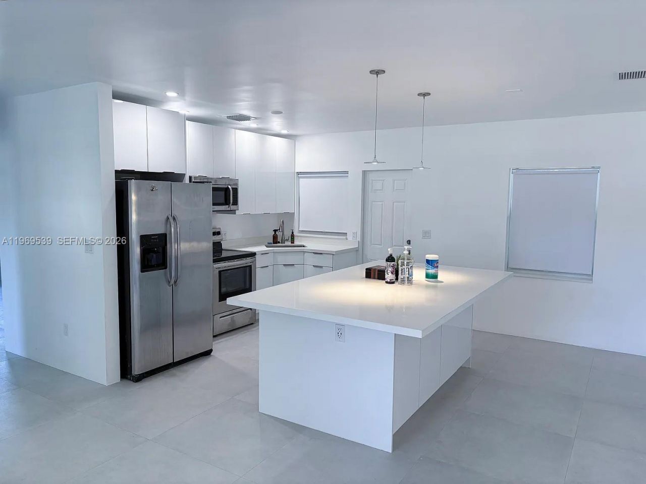 601 De Leon Dr, Miami Springs, FL 33166 Photo