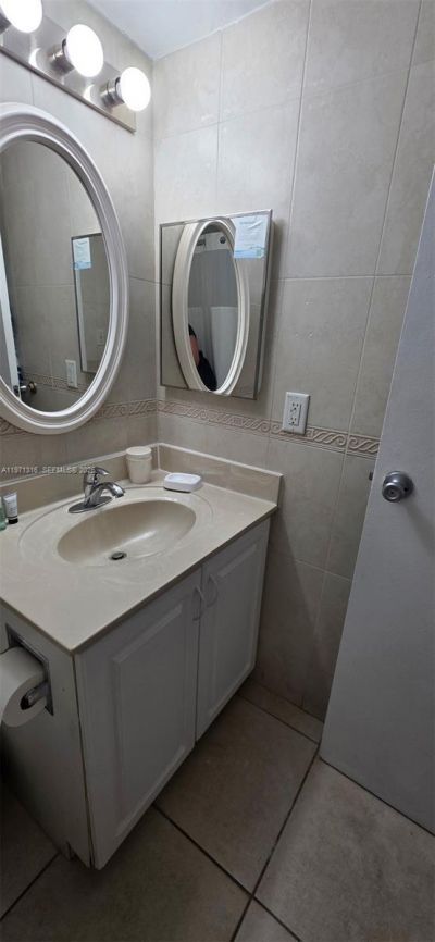19201 Collins Ave , Unit 1011, Sunny Isles Beach, FL 33160 Photo