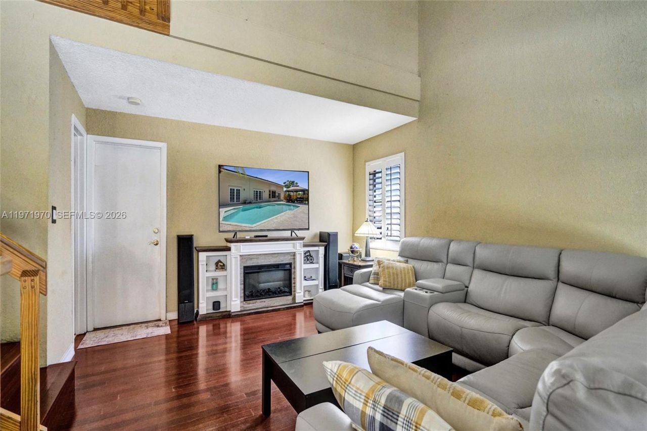 14681 Poplar Hill Ct , Davie, FL 33325 Photo