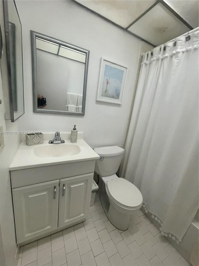 201 178th Dr , Unit 334, Sunny Isles Beach, FL 33160 Photo