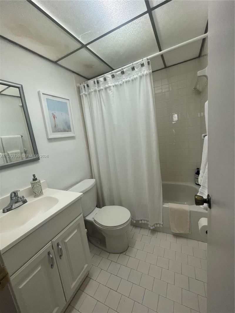 201 178th Dr , Unit 334, Sunny Isles Beach, FL 33160 Photo