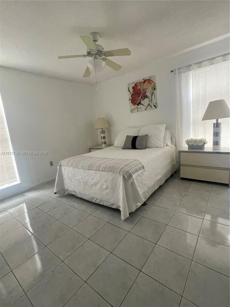 201 178th Dr , Unit 334, Sunny Isles Beach, FL 33160 Photo