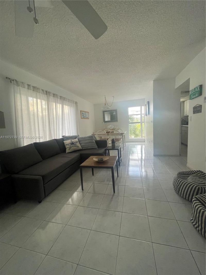 201 178th Dr , Unit 334, Sunny Isles Beach, FL 33160 Photo