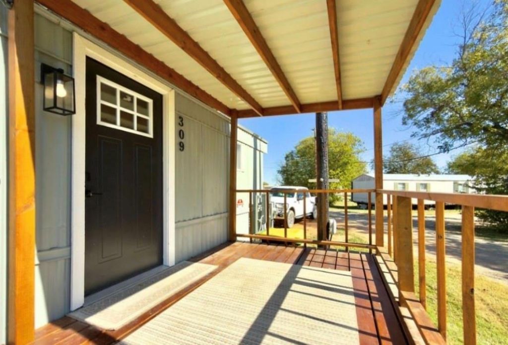 309 W Bryant Street, Elm Mott, TX 76640 Main Photo