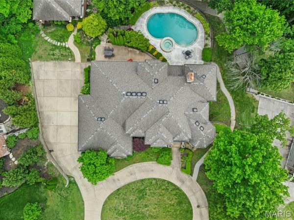 12932 Sunset Bluff Court, St Louis, MO 63127