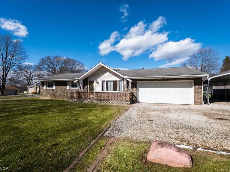 8690 Elmfield Street NW, Canal Fulton, OH 44614 Photo 2