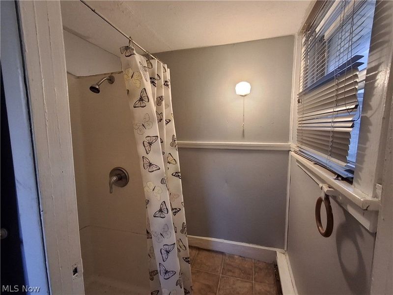 909 Bradshaw Avenue, East Liverpool, OH 43920 Photo 10