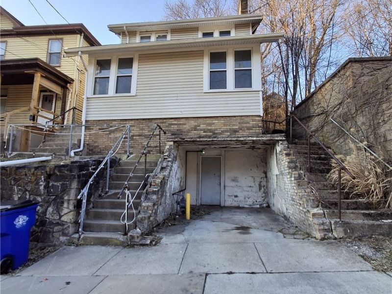 909 Bradshaw Avenue, East Liverpool, OH 43920 Photo 2