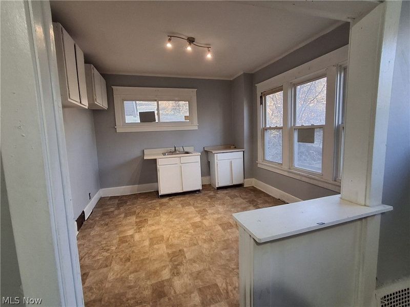 909 Bradshaw Avenue, East Liverpool, OH 43920 Photo 5