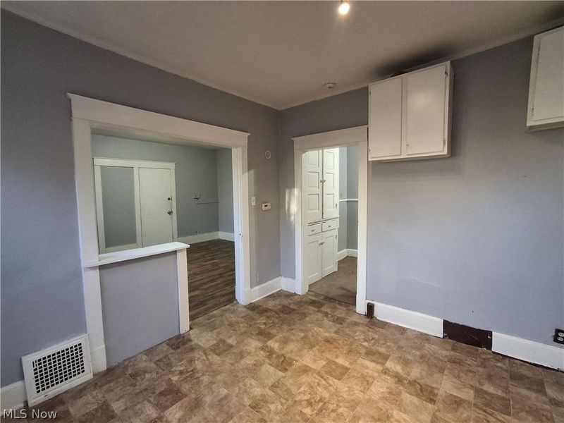 909 Bradshaw Avenue, East Liverpool, OH 43920 Photo 6