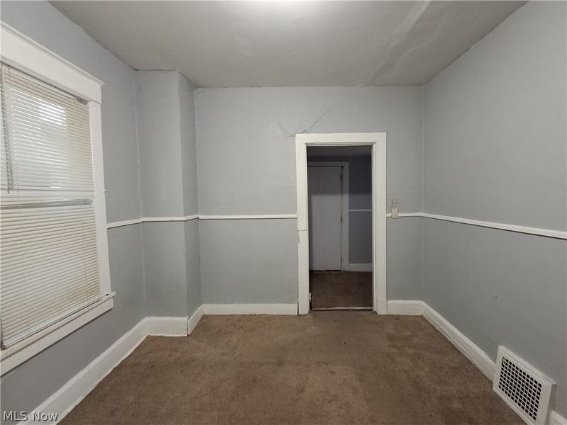 909 Bradshaw Avenue, East Liverpool, OH 43920 Photo 8