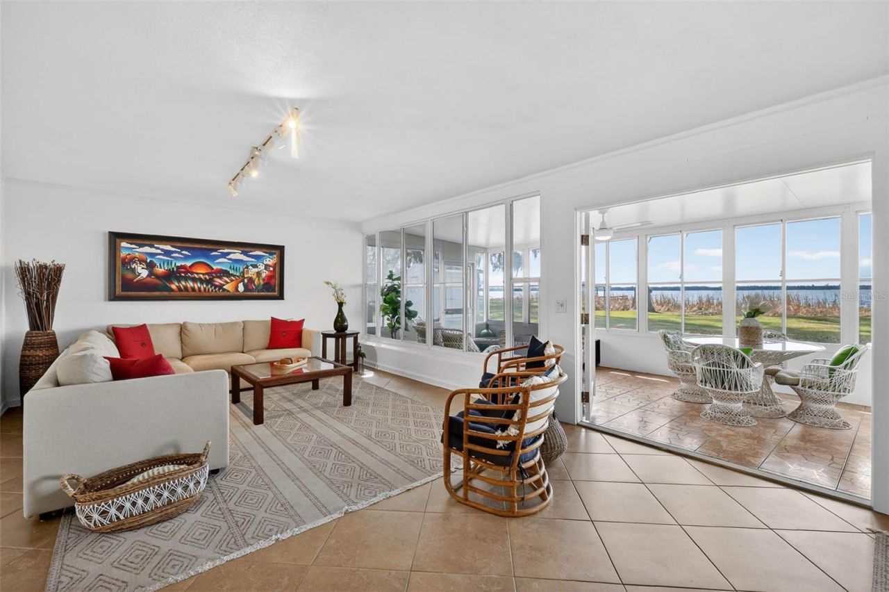 33225 Lakeshore Drive, Tavares, FL 32778 Photo