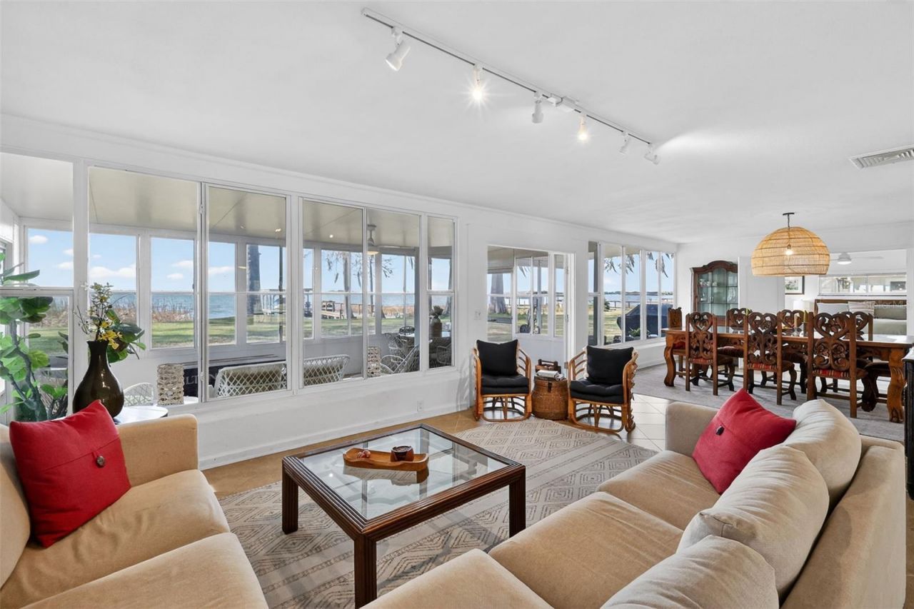 33225 Lakeshore Drive, Tavares, FL 32778 Photo