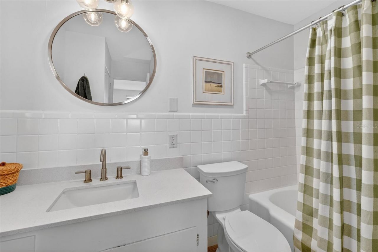 33225 Lakeshore Drive, Tavares, FL 32778 Photo