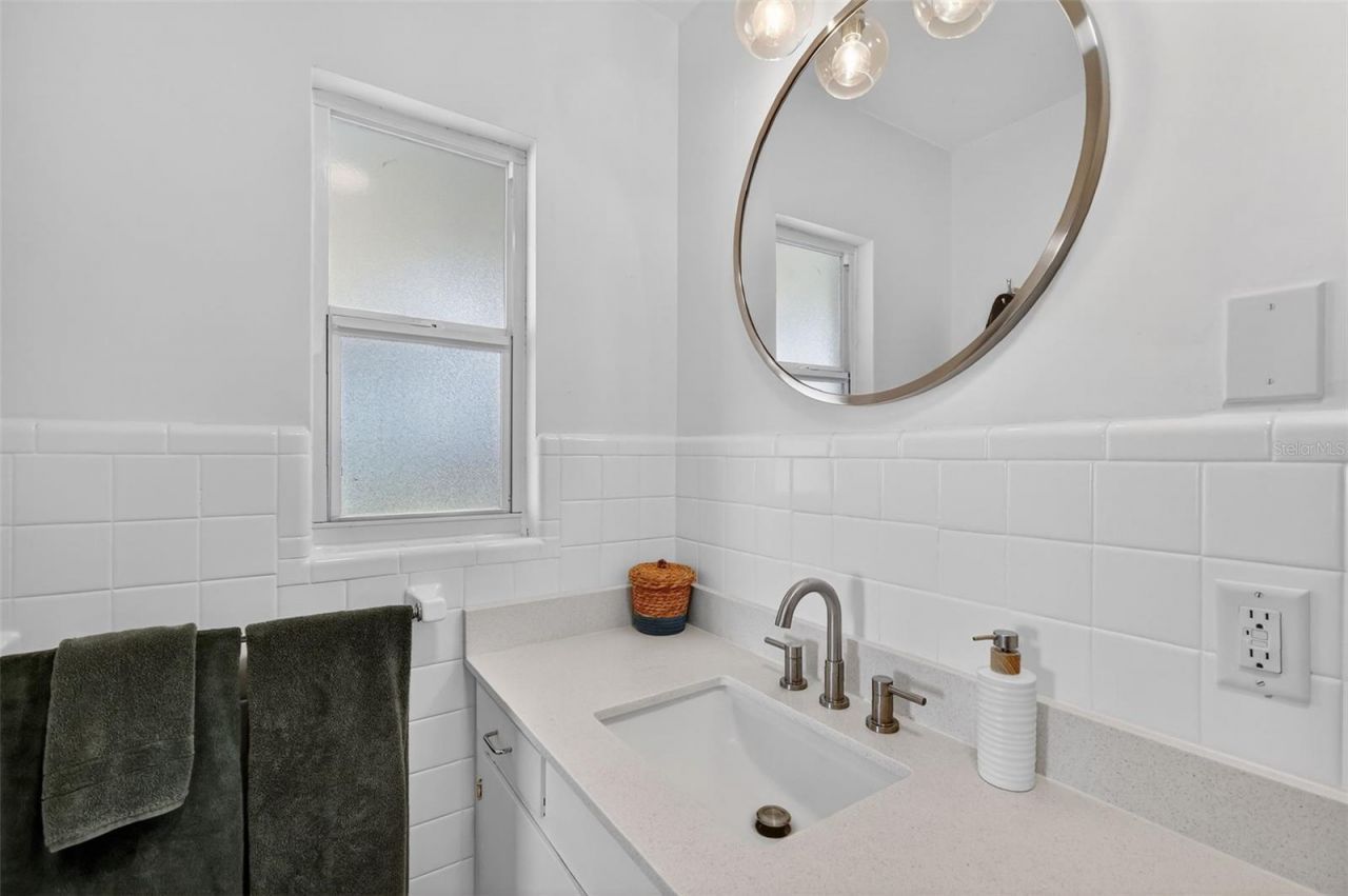 33225 Lakeshore Drive, Tavares, FL 32778 Photo