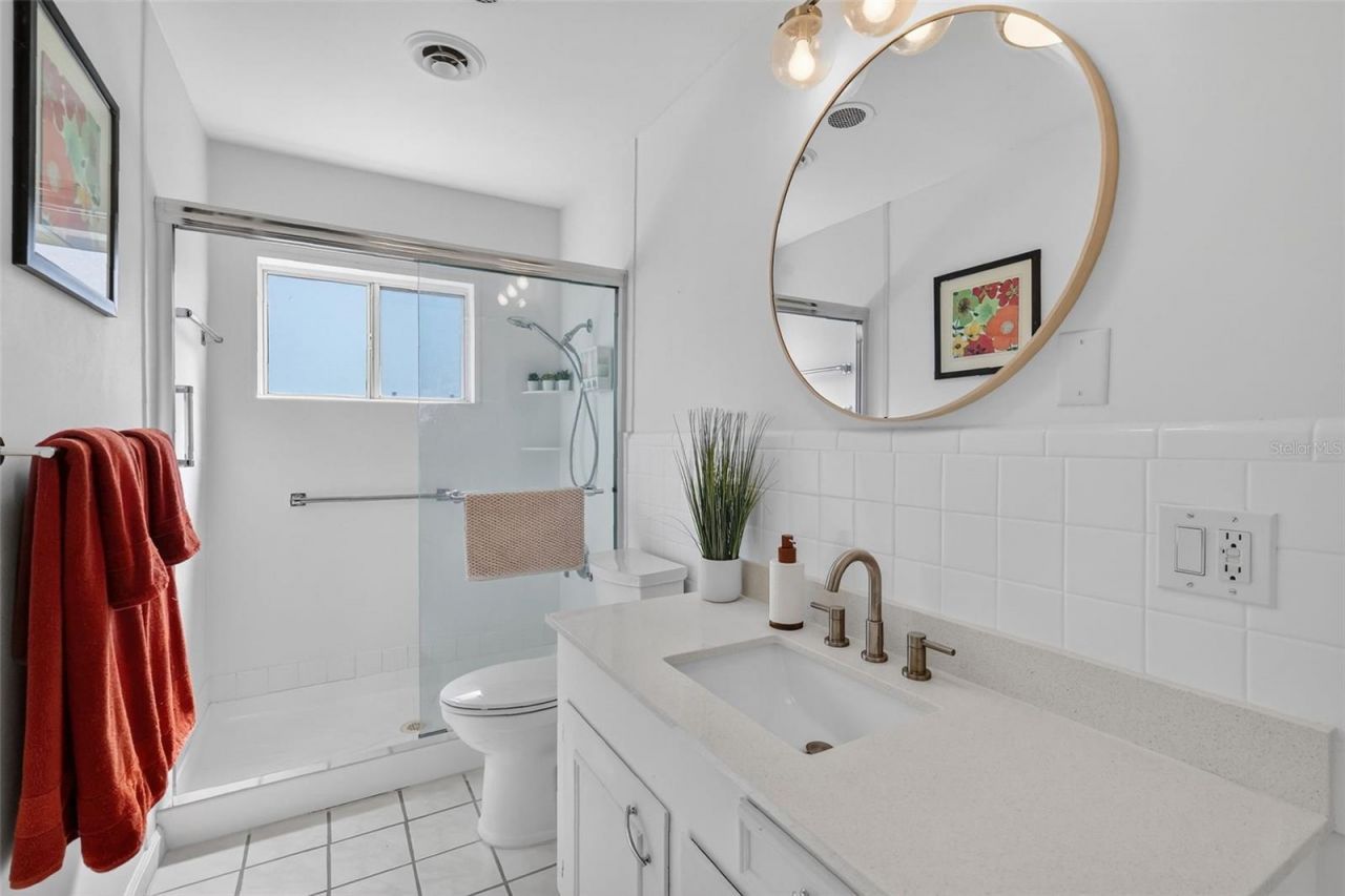 33225 Lakeshore Drive, Tavares, FL 32778 Photo