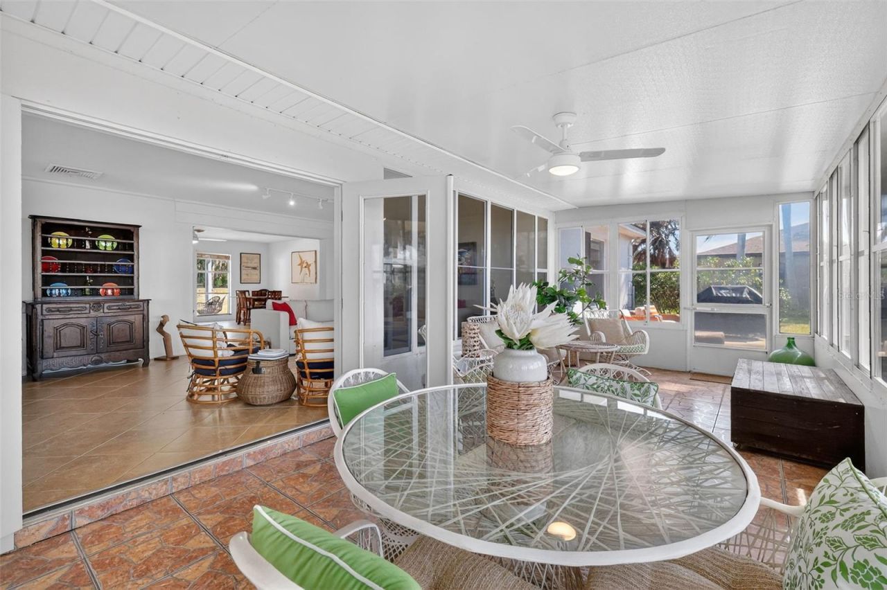 33225 Lakeshore Drive, Tavares, FL 32778 Photo