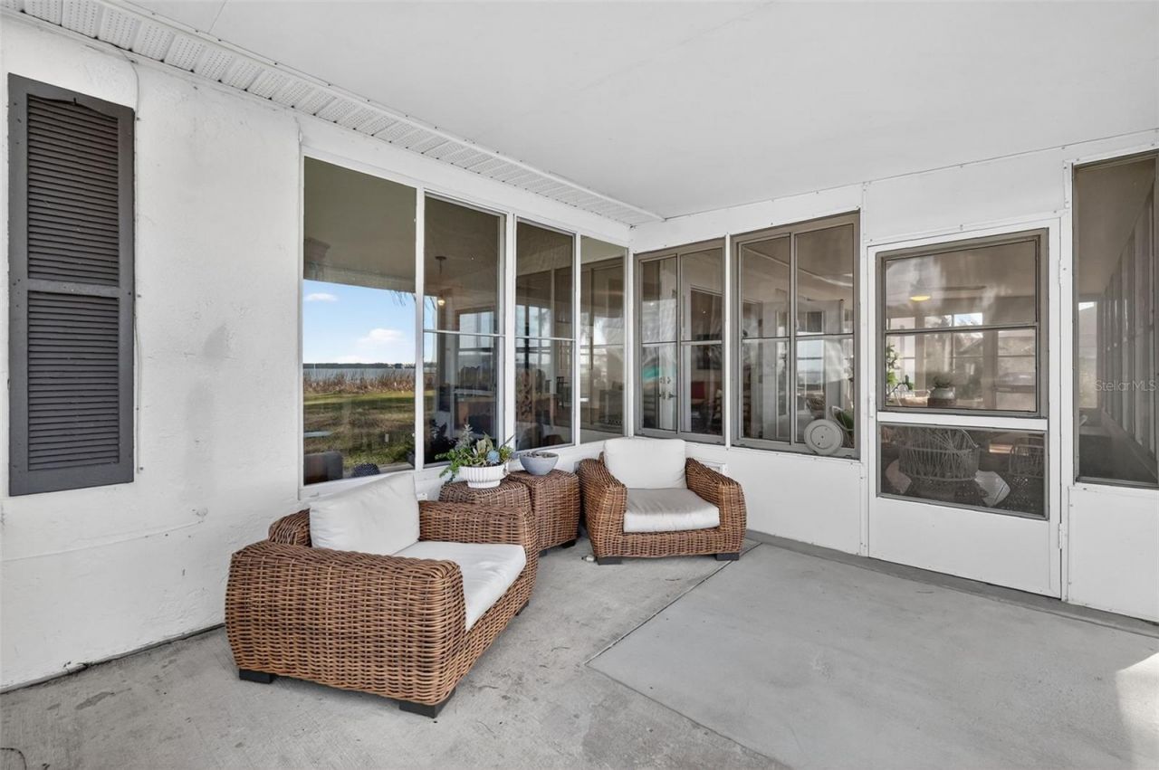 33225 Lakeshore Drive, Tavares, FL 32778 Photo