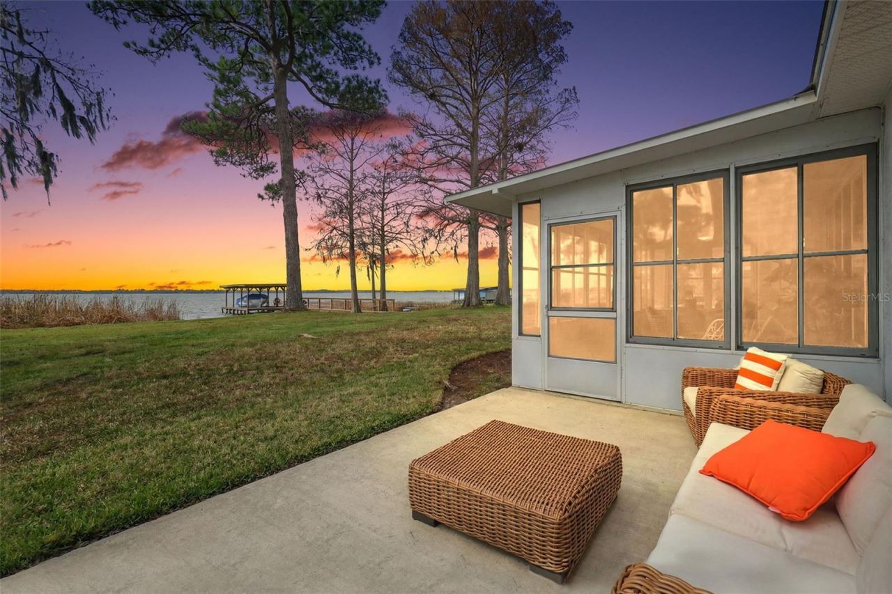 33225 Lakeshore Drive, Tavares, FL 32778 Photo