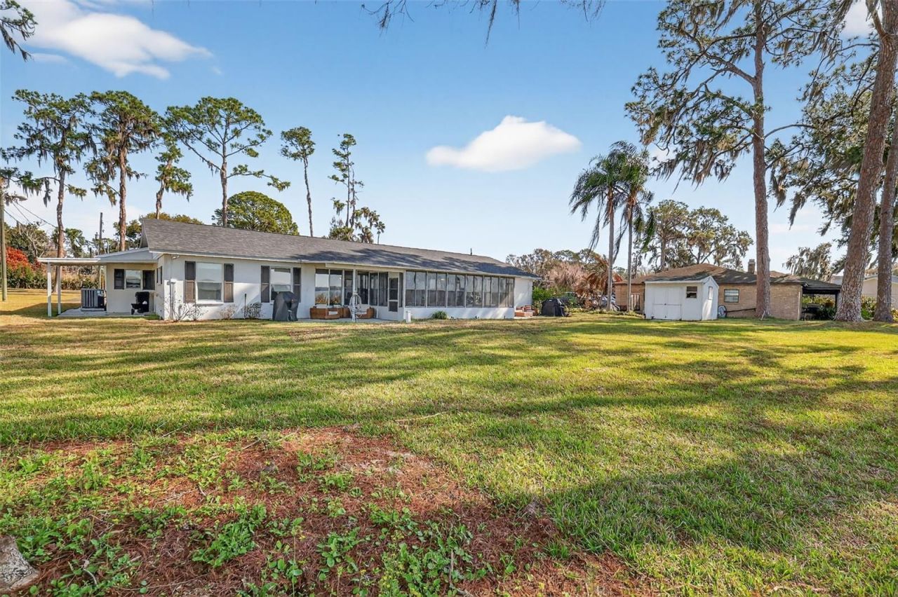 33225 Lakeshore Drive, Tavares, FL 32778 Photo