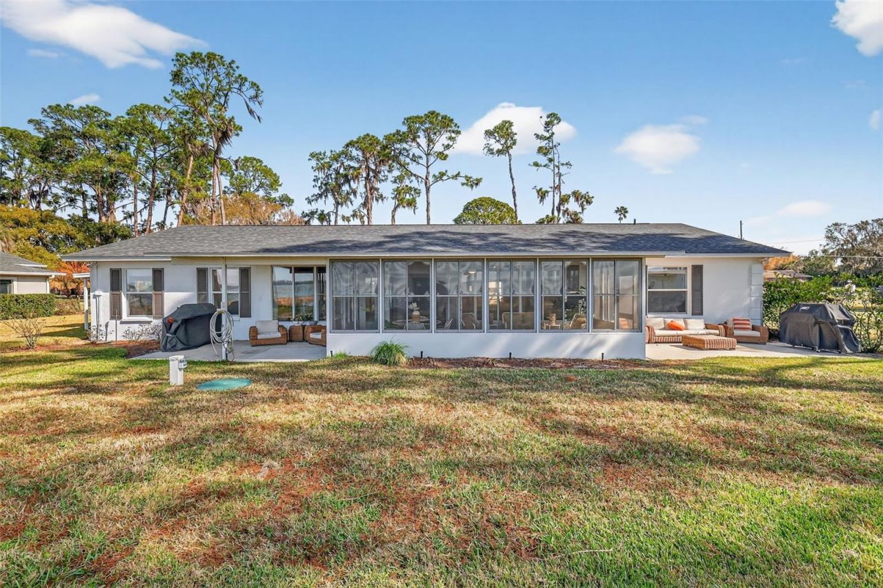 33225 Lakeshore Drive, Tavares, FL 32778 Photo